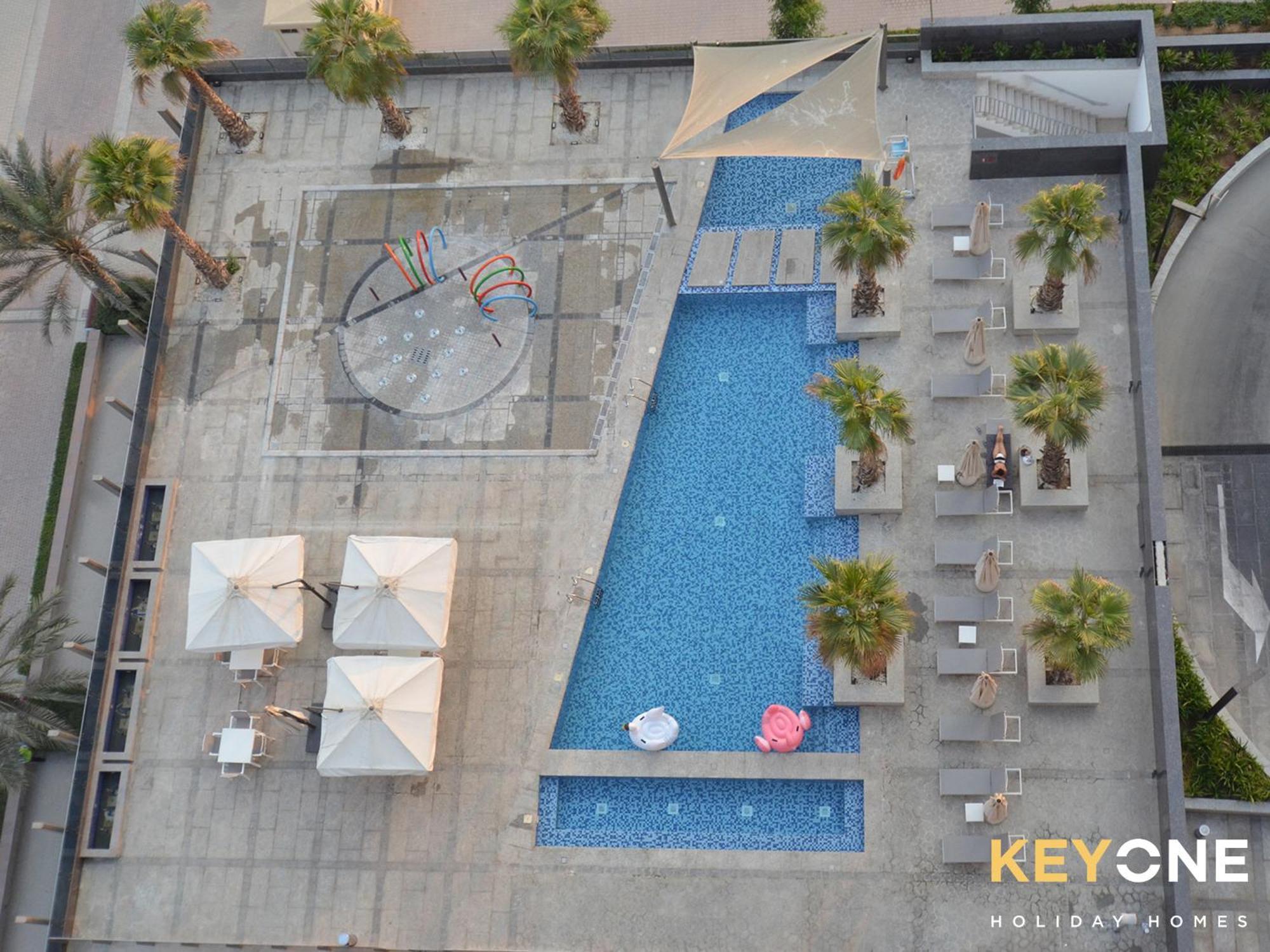 KeyOne - 1BR in Sparkle Tower Dubai Exterior foto