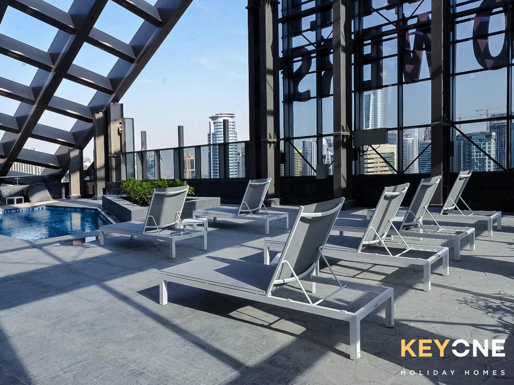 KeyOne - 1BR in Sparkle Tower Dubai Exterior foto