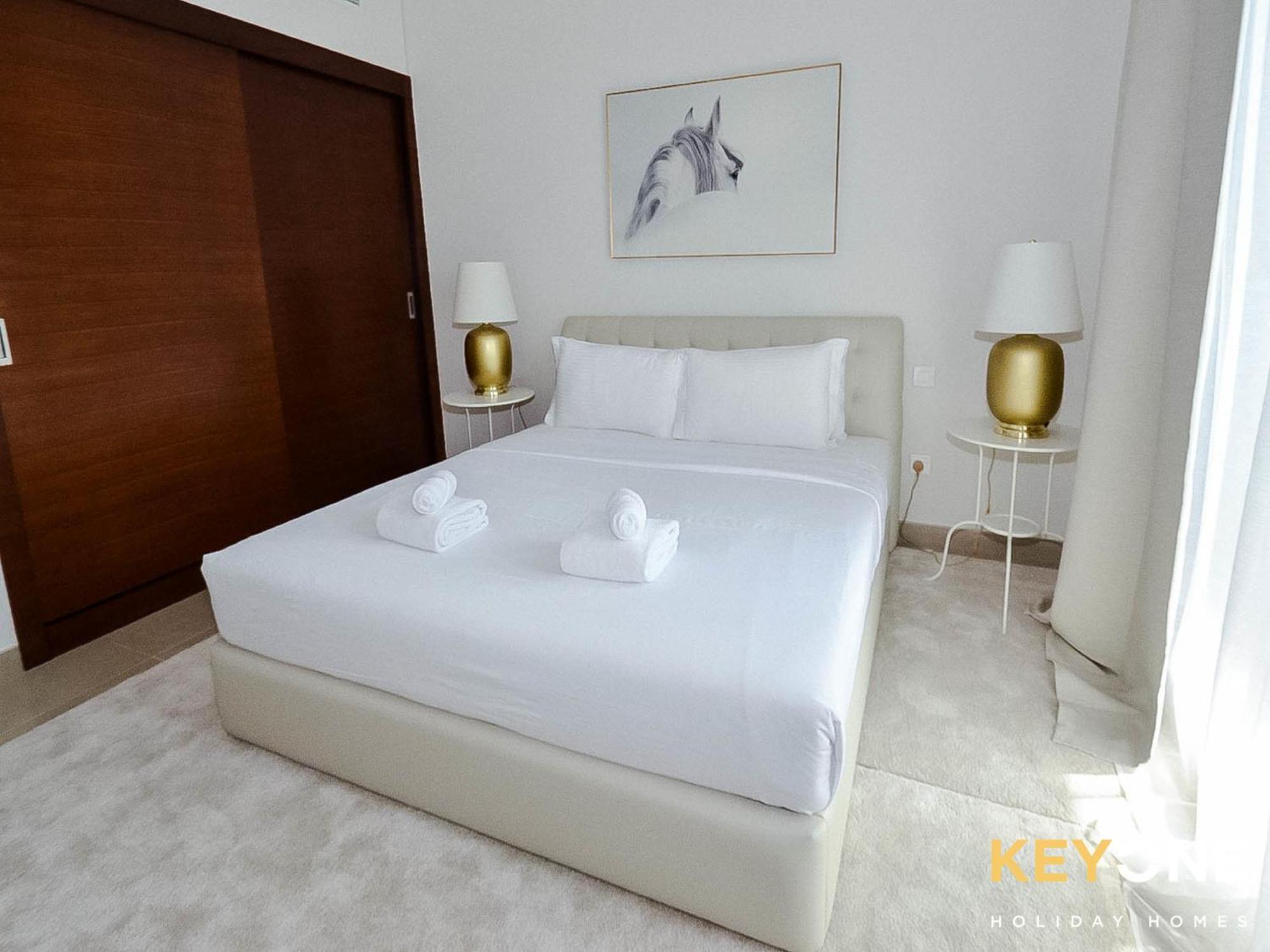 KeyOne - 1BR in Sparkle Tower Dubai Exterior foto